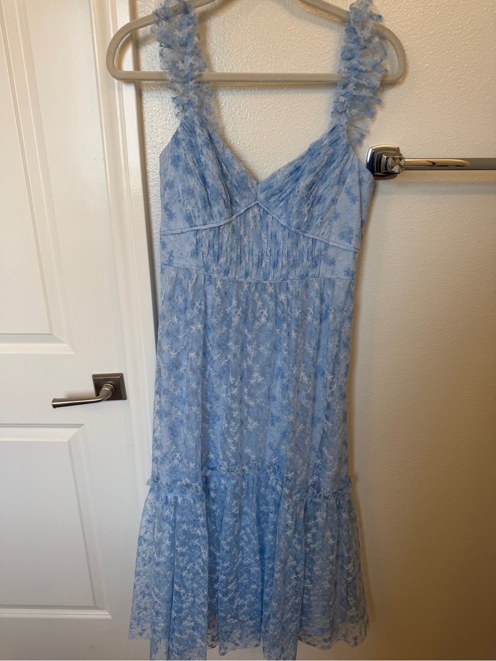 Monique Lhuillier Light Blue Floral Lace Midi Dress